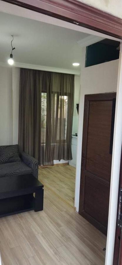 Guesthouse Zeinabi Tbilisi Bagian luar foto