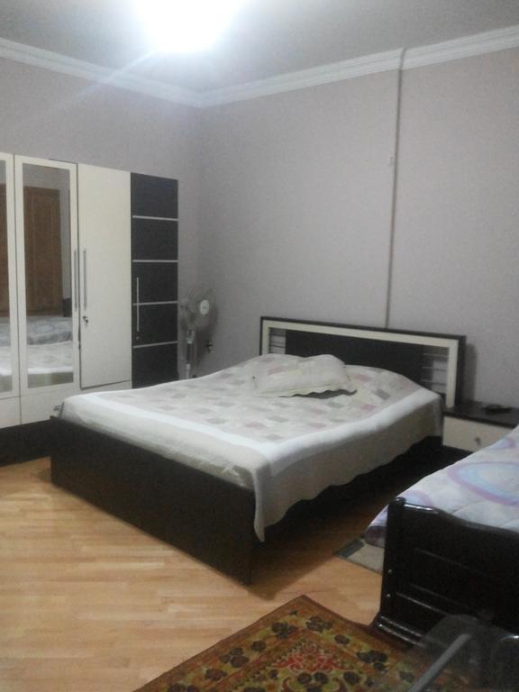 Guesthouse Zeinabi Tbilisi Bagian luar foto