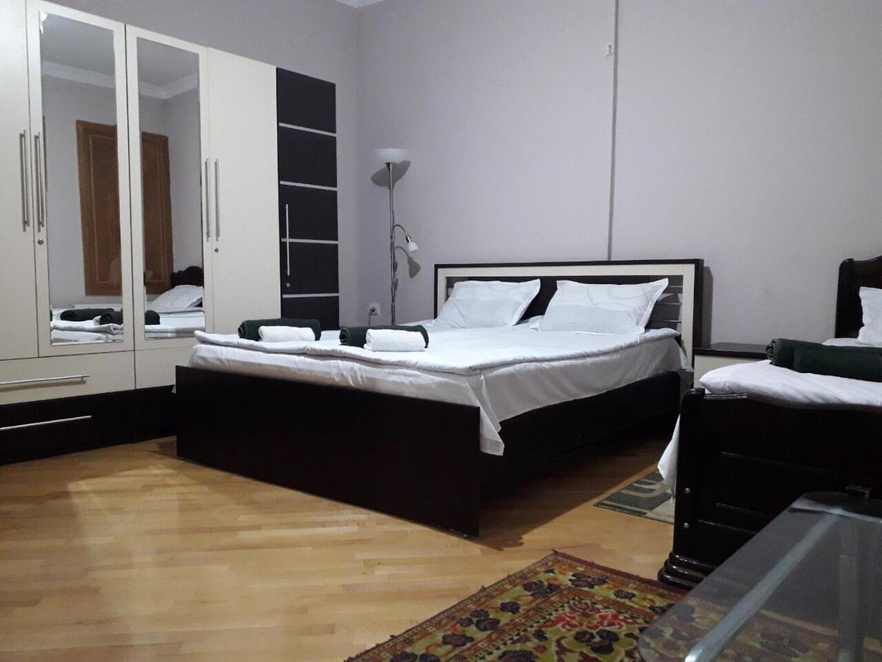 Guesthouse Zeinabi Tbilisi Bagian luar foto